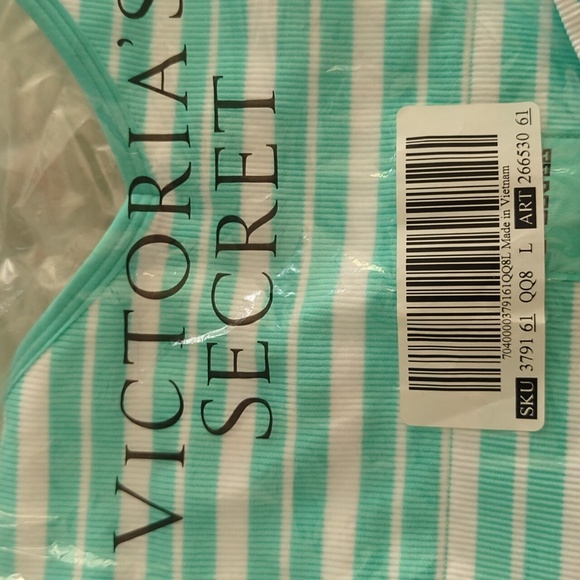 New w/ tags set - Picture 2 of 3